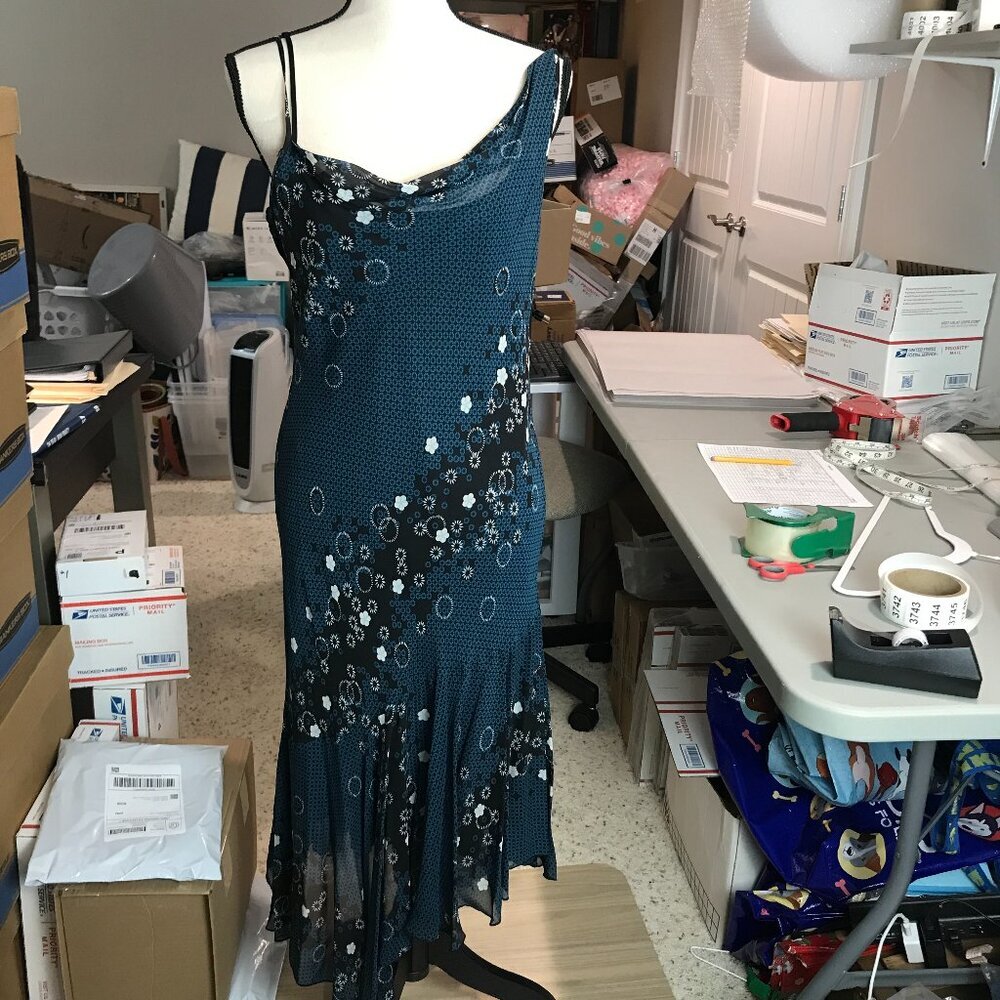 Women's BCBG Paris 100% silk teal/black midi dress size 12P